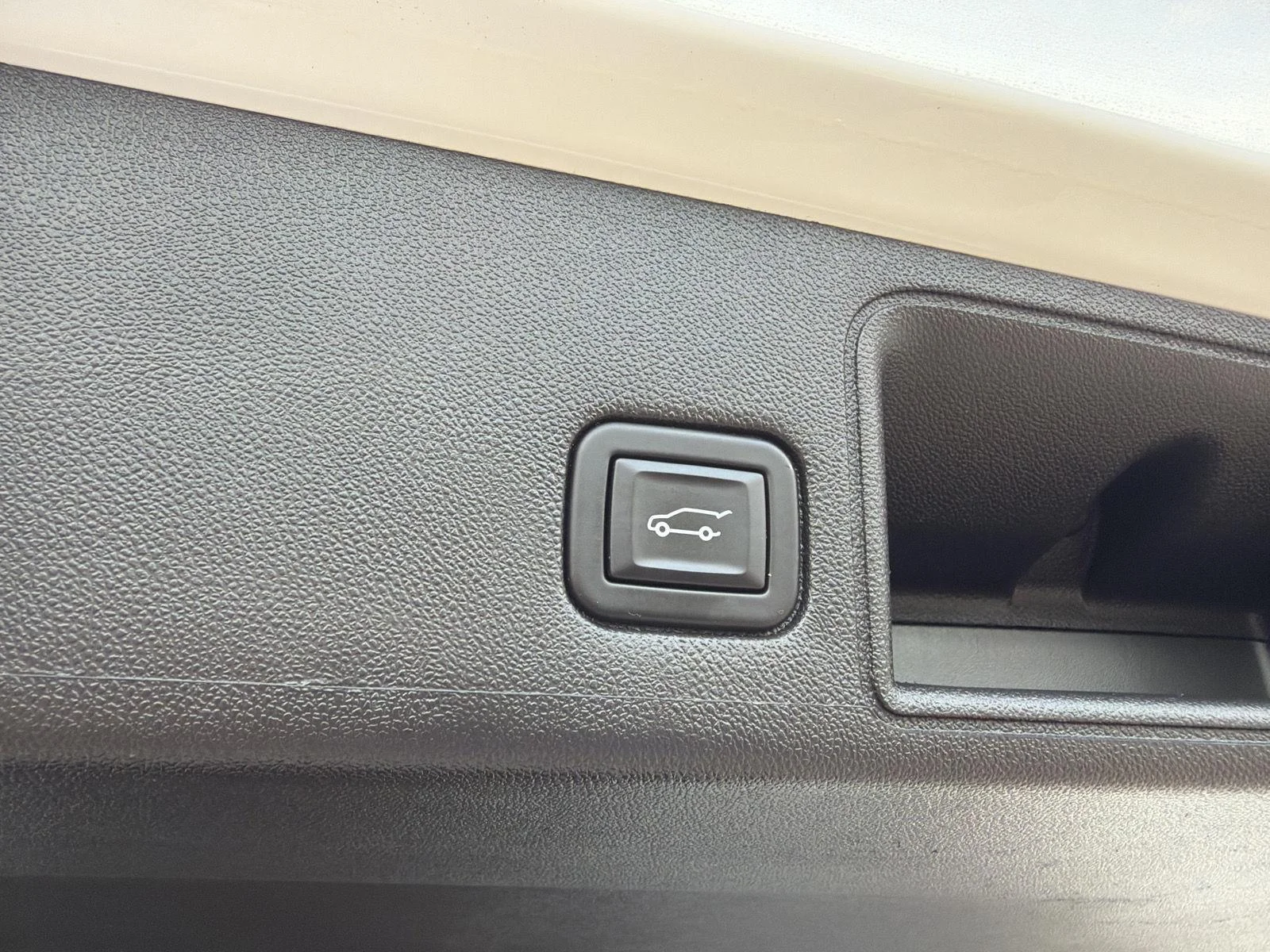 Used 2023 Summit White GMC AT4 image 39