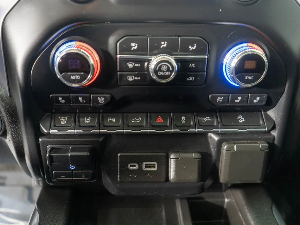 Used 2020 White GMC SLT image 21