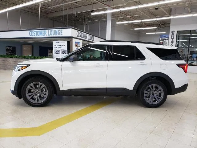 New 2027 Star White Metallic Tri-Coat Ford Active image 4