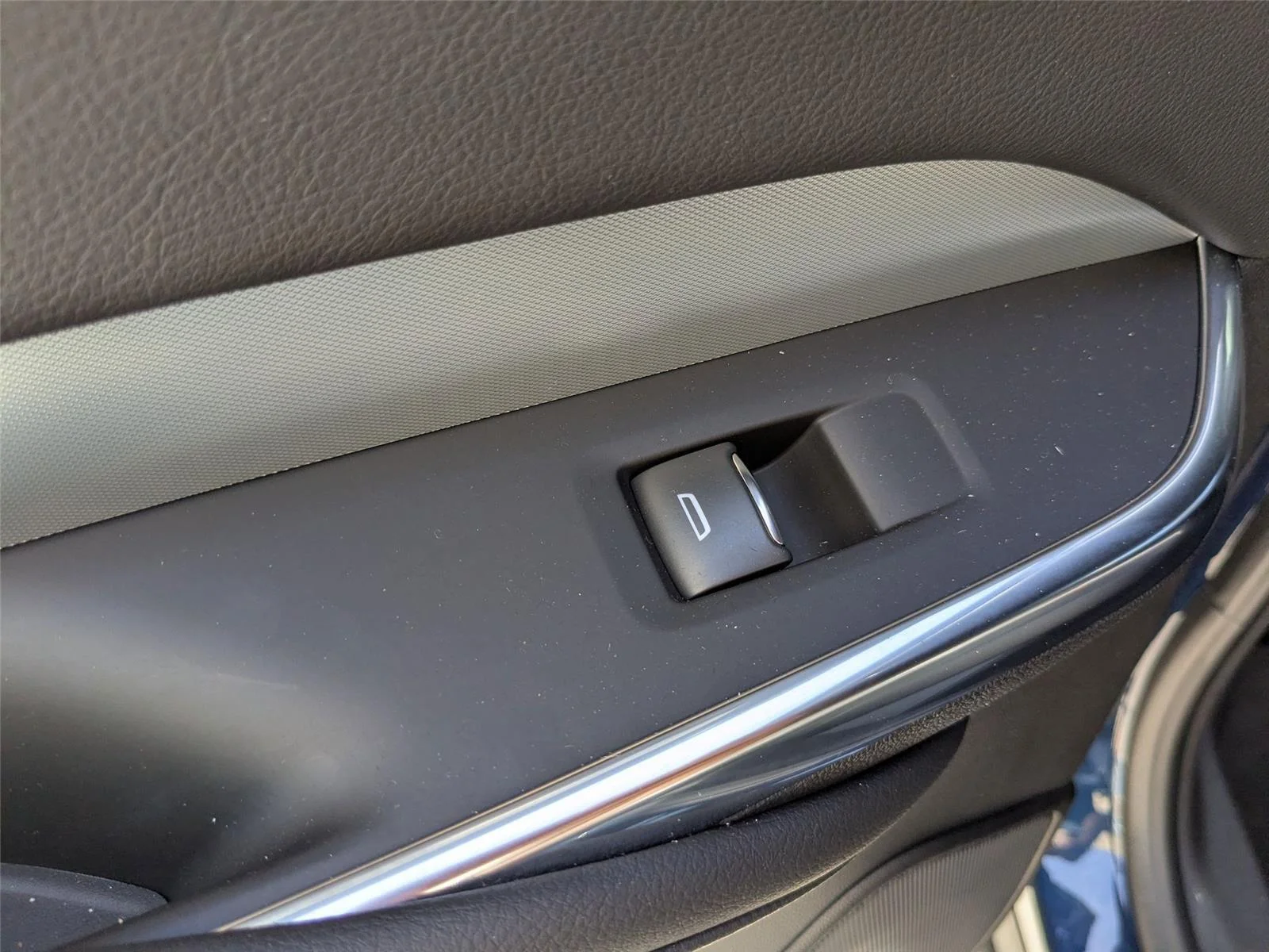 Used 2021 Twilight Blue Metallic Cadillac FWD Premium Luxury image 27