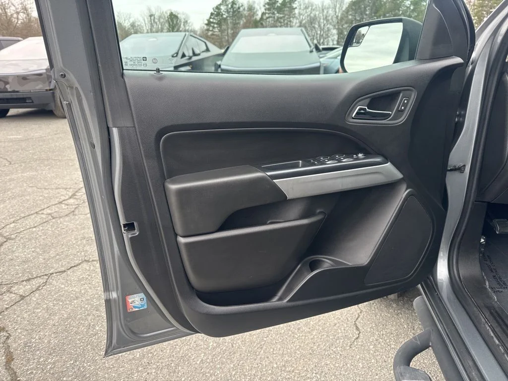 Used 2021 Gray Chevrolet LT image 22