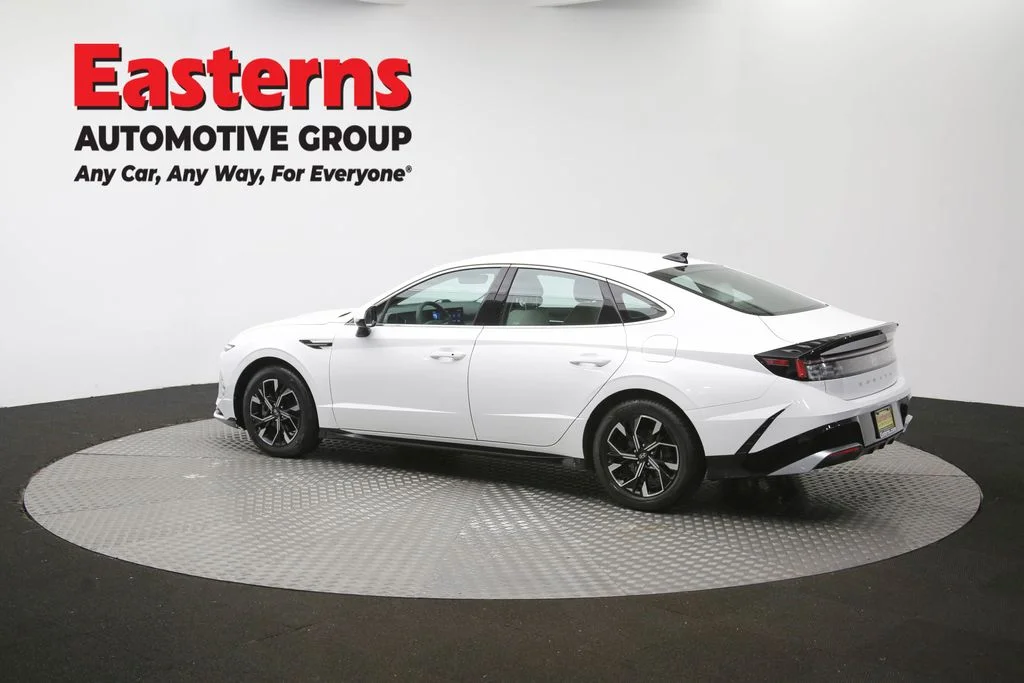 Used 2024 White Hyundai SEL image 62