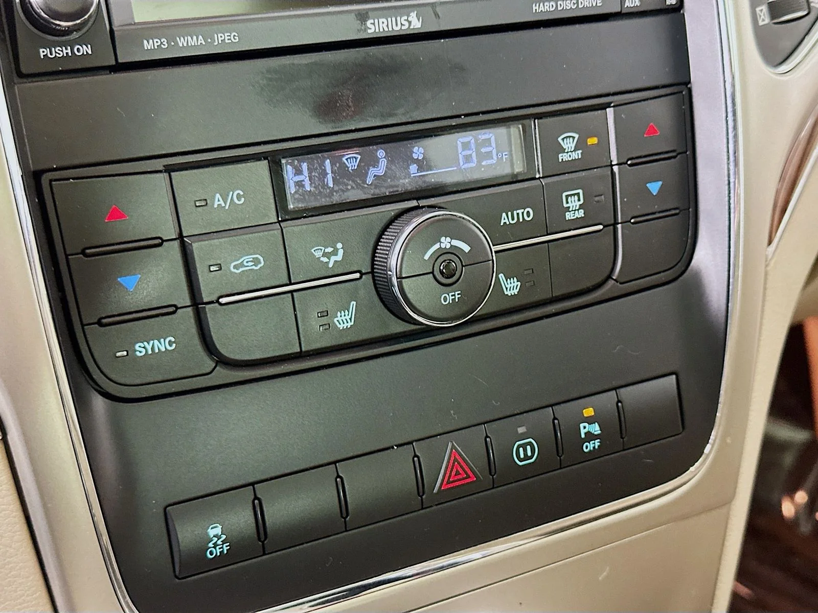 Used 2011 Stone White Clearcoat Jeep Limited image 15
