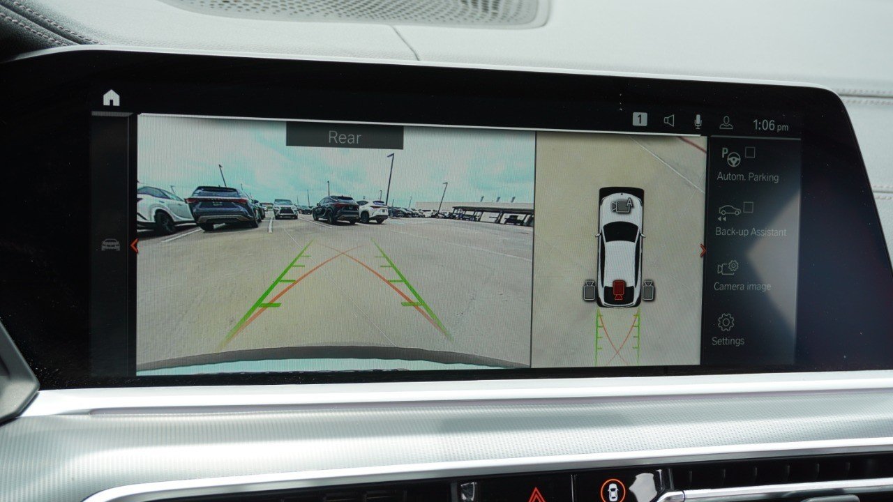 Used 2022 White BMW xDrive40i image 17