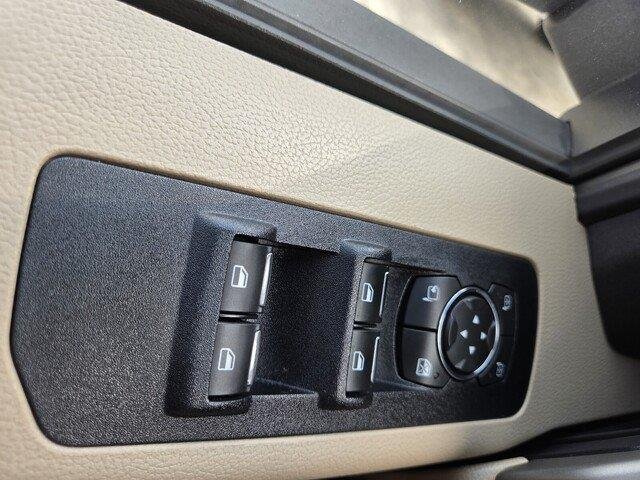 Used 2019  Ford LARIAT image 23