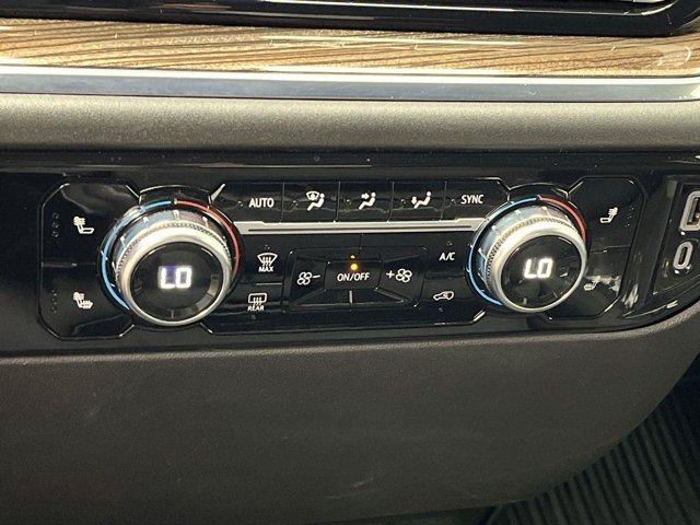Used 2024 Summit White GMC Elevation image 24
