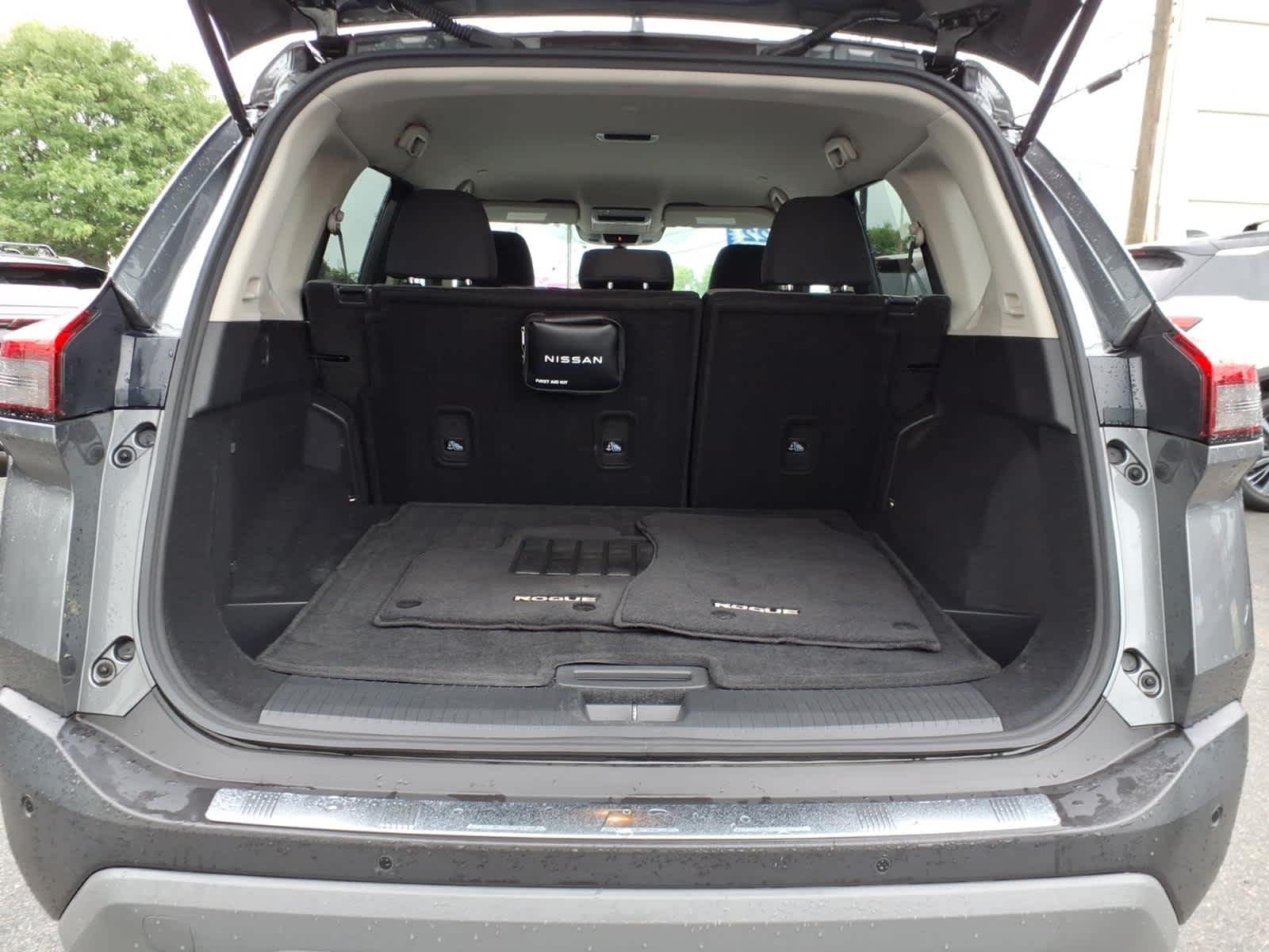 Used 2022 Gun Metallic Nissan SV image 16