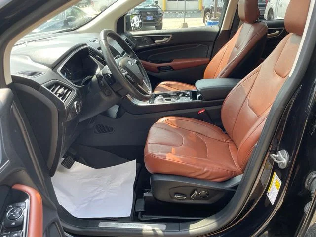 Used 2019 Black Metallic Ford Titanium image 12