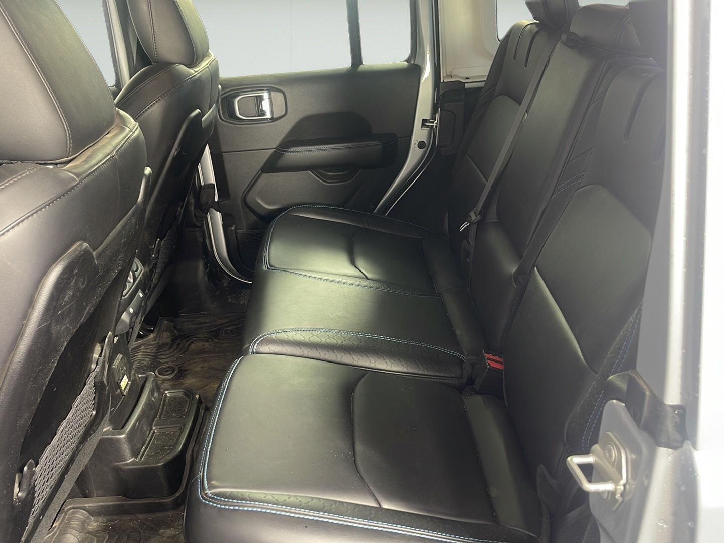 Used 2024 Silver Zynith Clearcoat Jeep High Altitude image 34