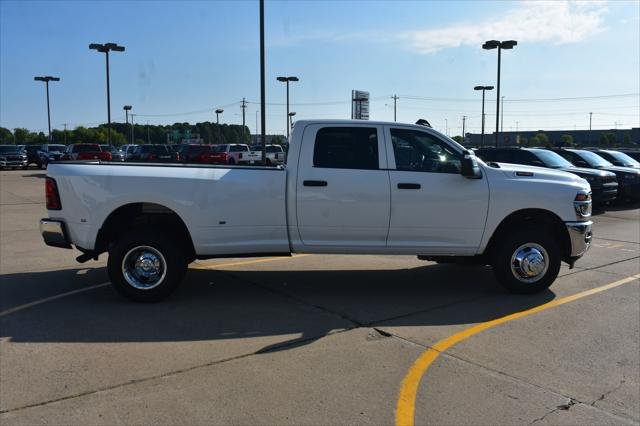 New 2026 Bright White Clear-Coat Exterior Paint RAM TRADESMAN image 4