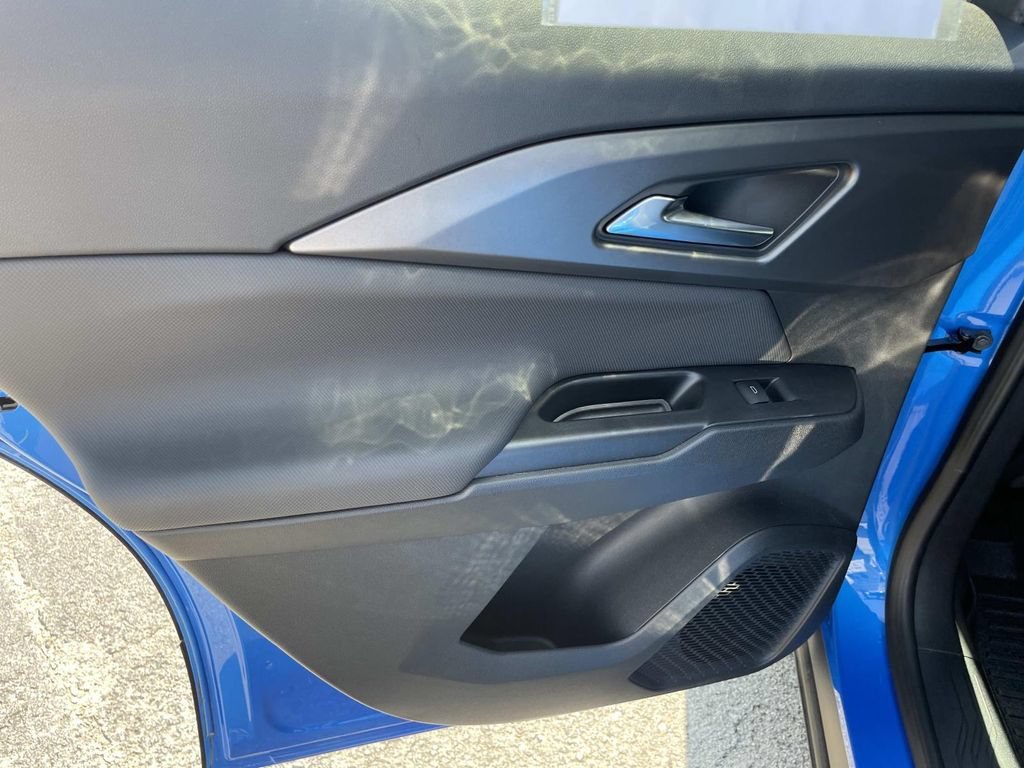 Used 2025 Riptide Blue Metallic Chevrolet LT image 13