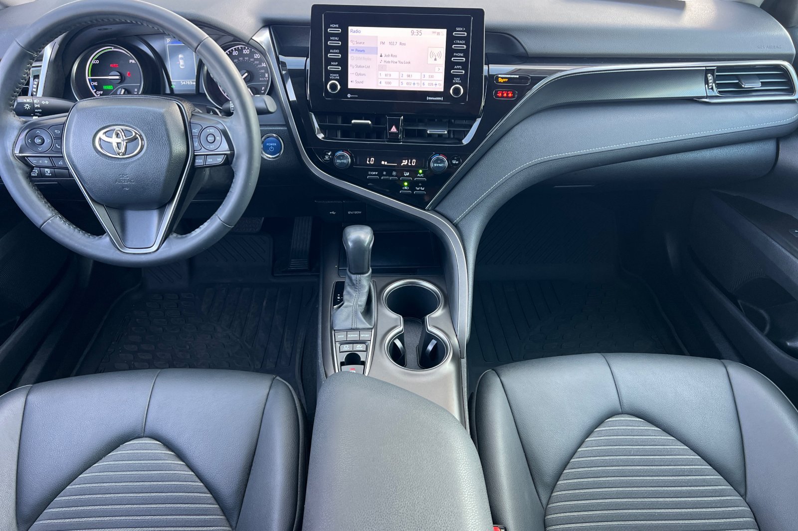 Certified Used 2022 White Toyota Hybrid SE image 13