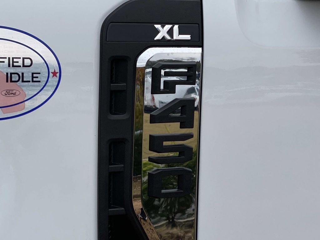 New 2026 Oxford White Ford F-450® XL image 9