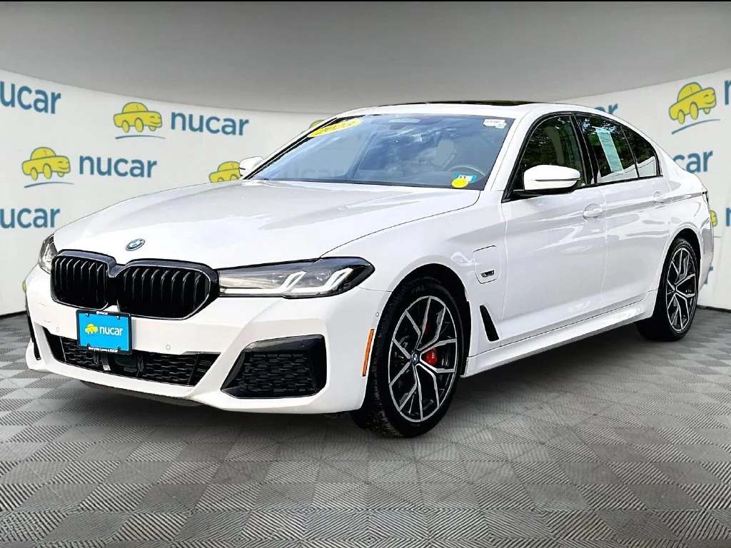 Used 2023 White BMW 530e iPerformance image 3