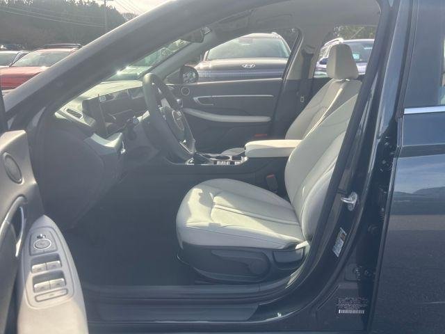 New 2026 Gray Hyundai SE image 14