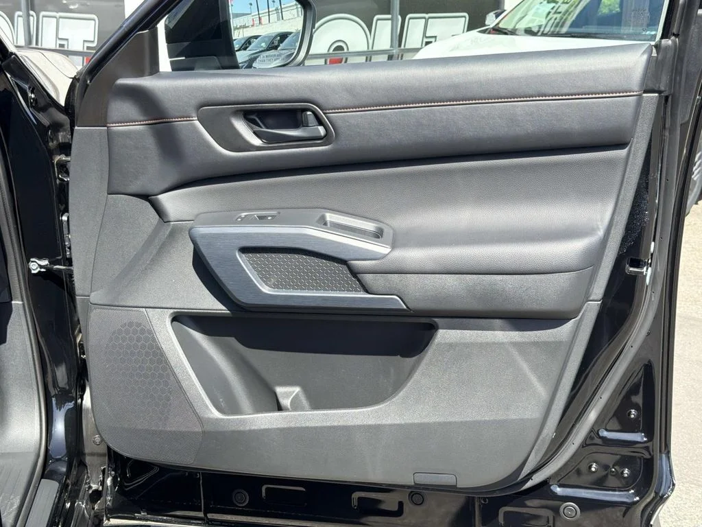 Certified Used 2025 SUPER BLACK Nissan Rock Creek image 30