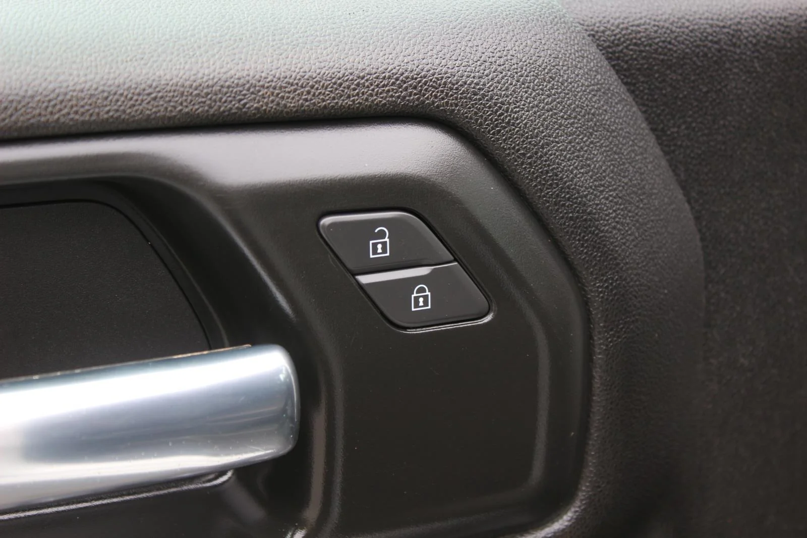 Used 2025 Summit White GMC Pro image 13