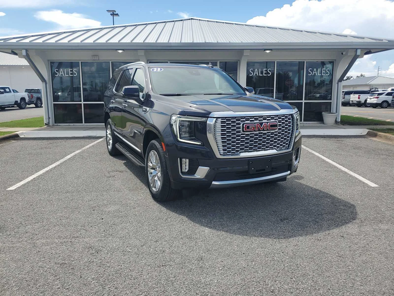 Used 2023 TITANIUM RUSH METALLIC GMC Denali image 10