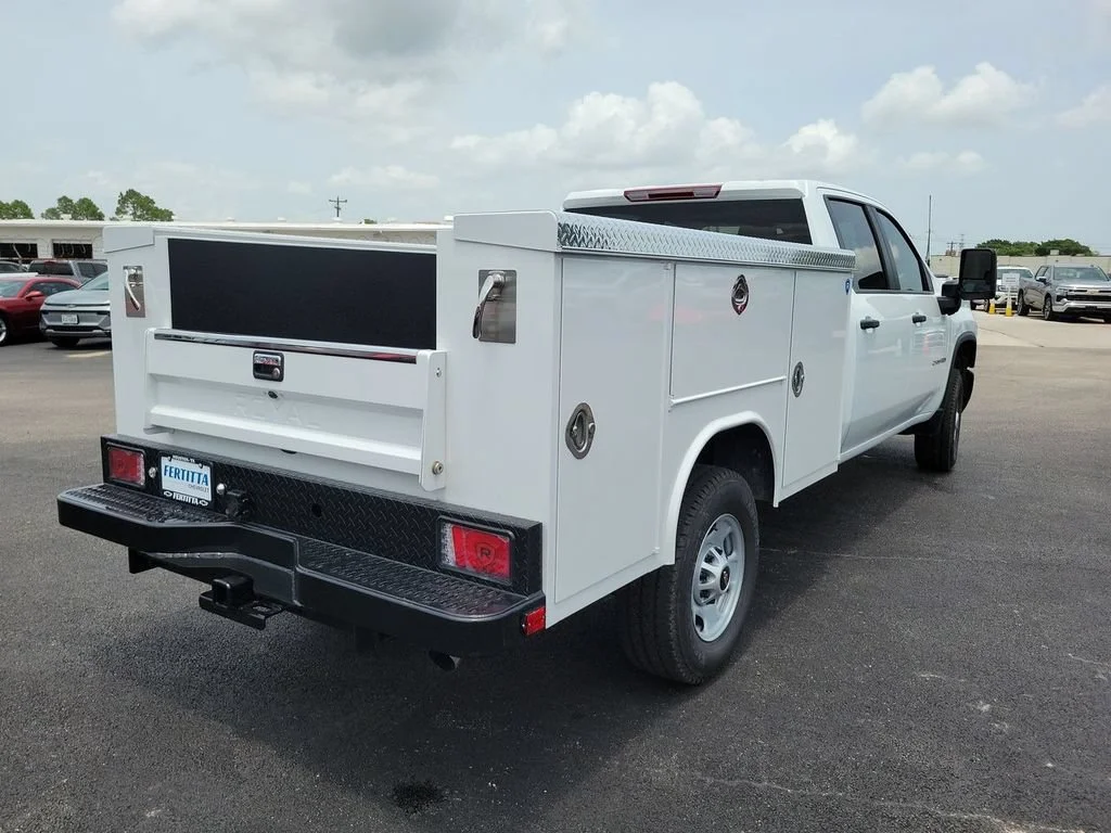 New 2026 Summit White Chevrolet WT image 11