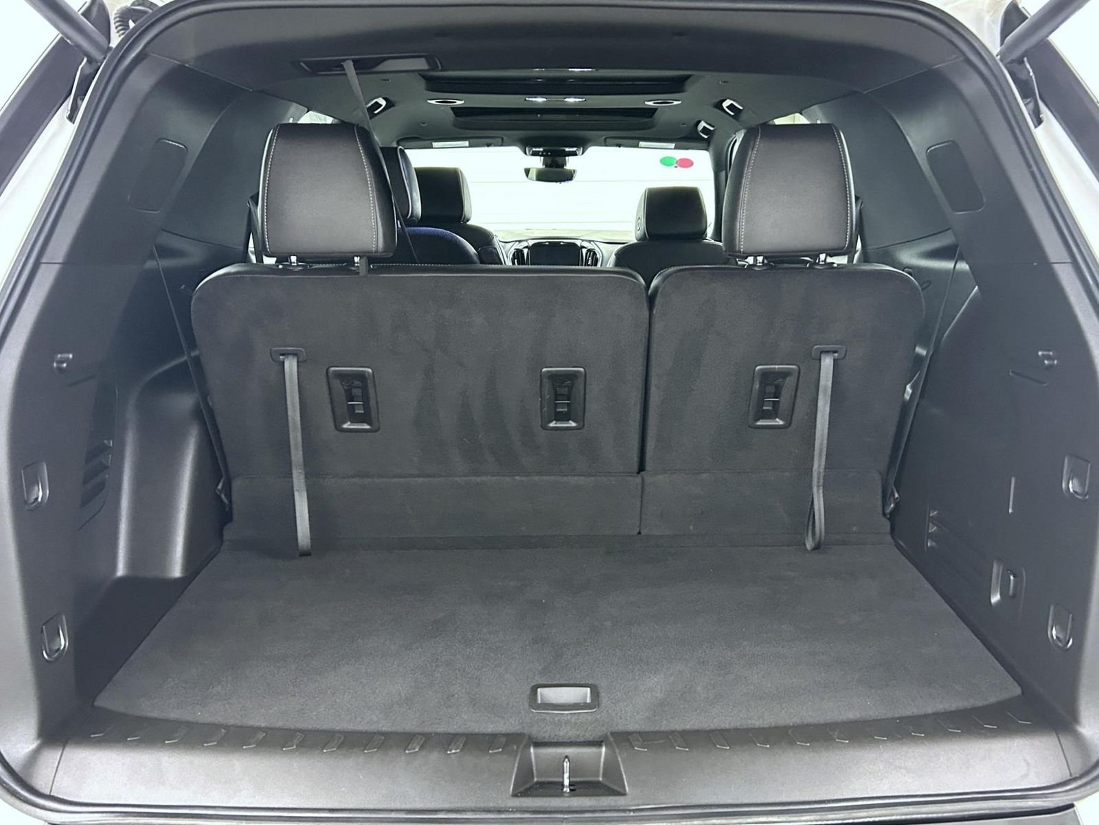 Used 2023 White Chevrolet Premier image 27