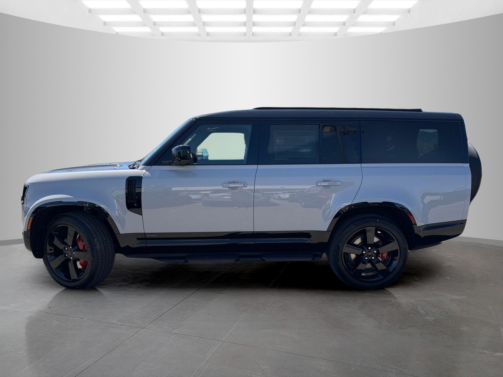2026 Land Rover Defender X - Photo 8