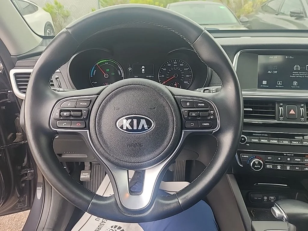 Used 2017 Gray Kia Base image 20