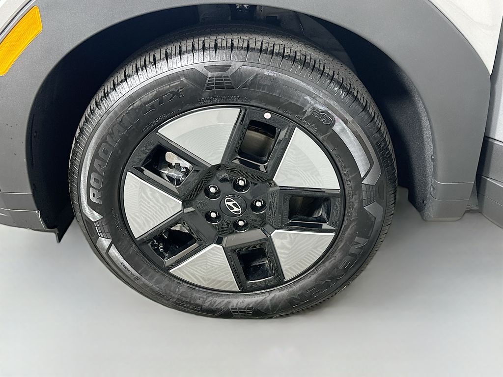 Used 2026 Silver Hyundai SEL image 30