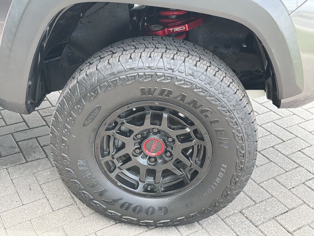 2022 Toyota Tacoma TRD Pro - Photo 9