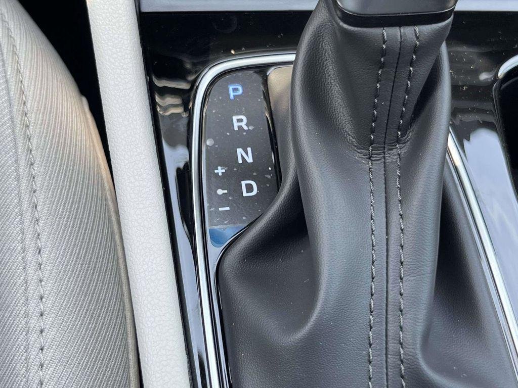 New 2026 Gray Hyundai SEL FWD image 42