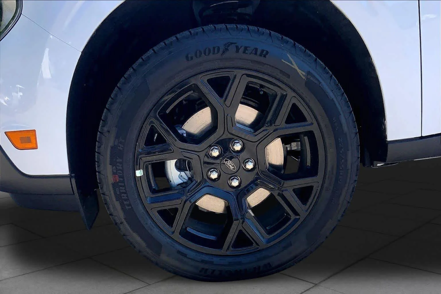 New 2026 Oxford White Ford XLT image 17