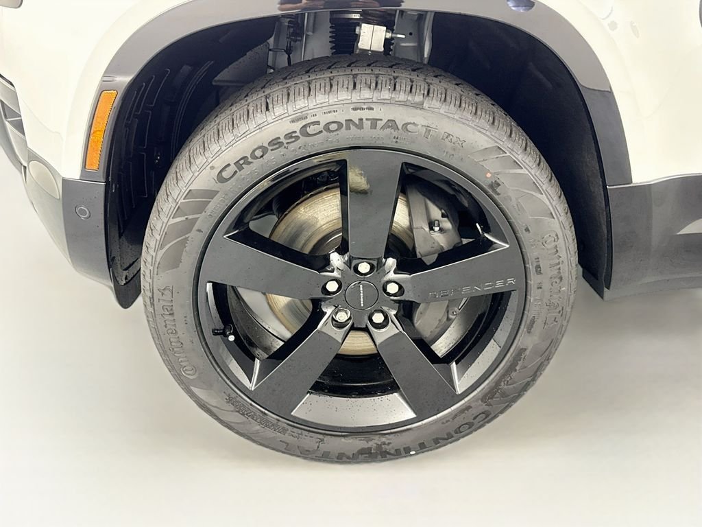 New 2026 Fuji White Land Rover X-Dynamic SE image 33