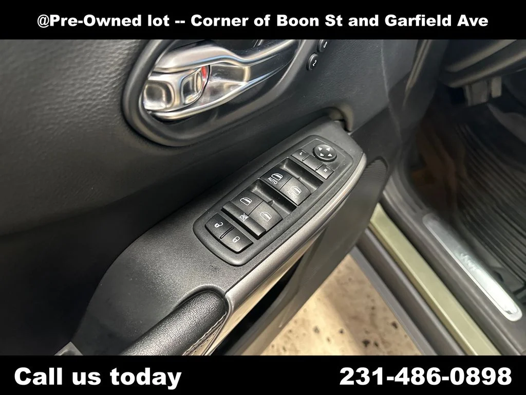 Used 2019 Green Jeep Limited image 16