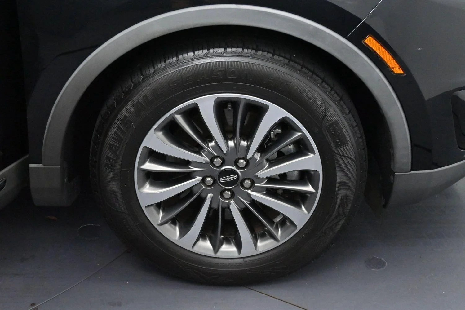 Used 2020 Infinite Black Lincoln Reserve image 38
