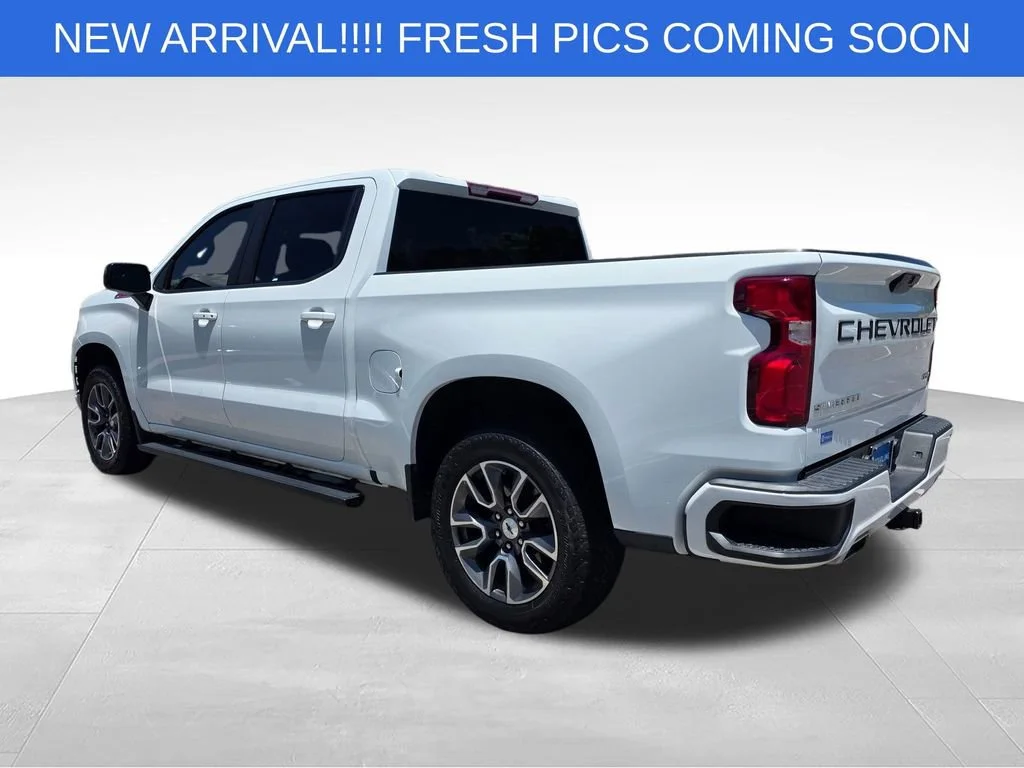 Used 2022 Summit White Chevrolet RST image 6