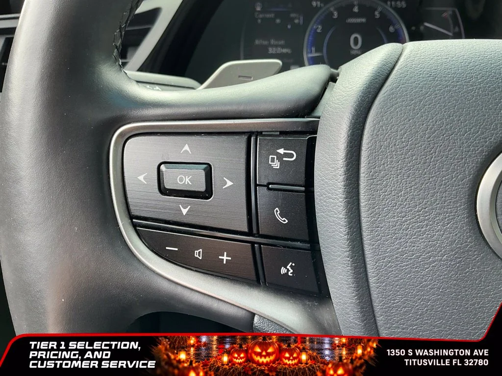 Used 2024 White Lexus 350 image 29
