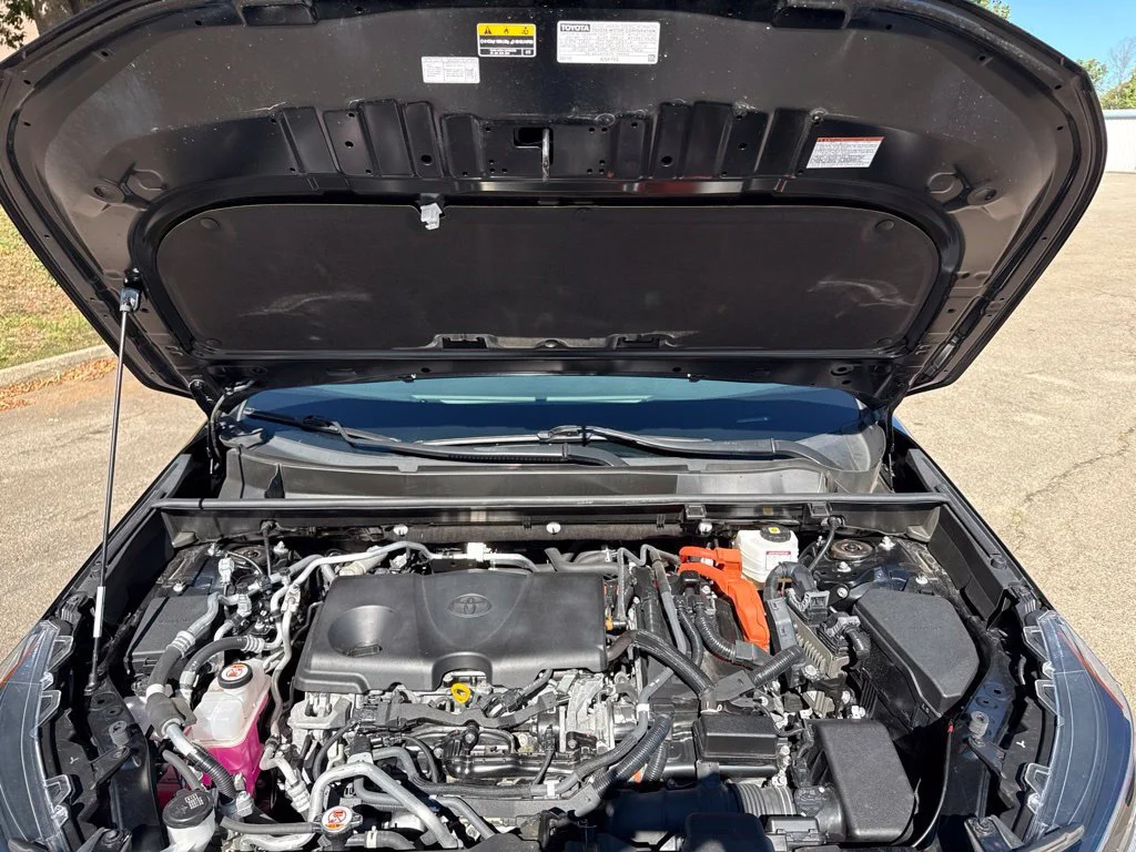 Used 2021  Toyota SE image 39