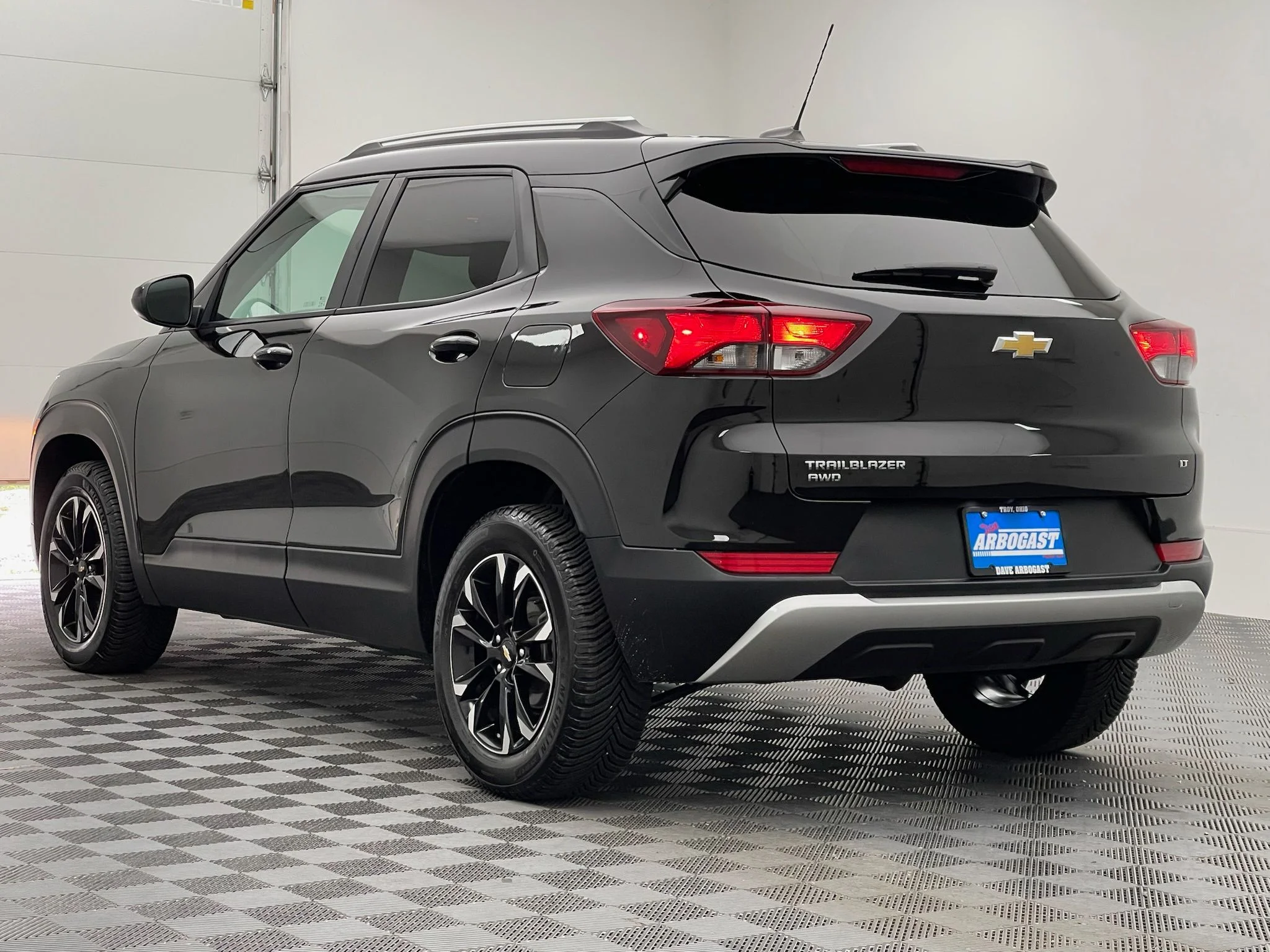 Used 2022 Mosaic Black Metallic Chevrolet LT image 9