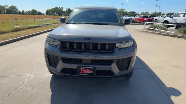 New 2027 Sting-Gray Clear-Coat Paint Jeep Altitude image 4