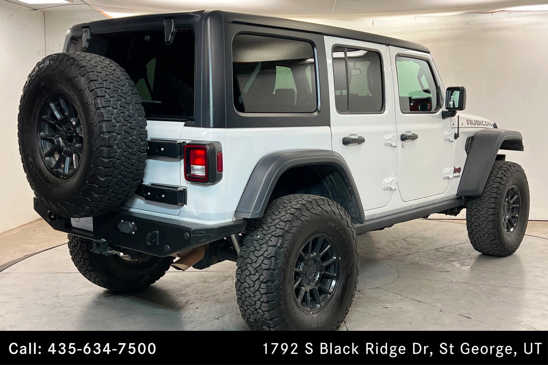 Used 2019 Bright White Clearcoat Jeep Rubicon image 6