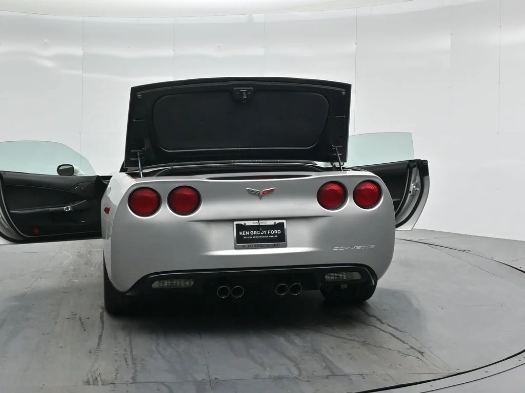 Used 2005 Silver Chevrolet Base image 27