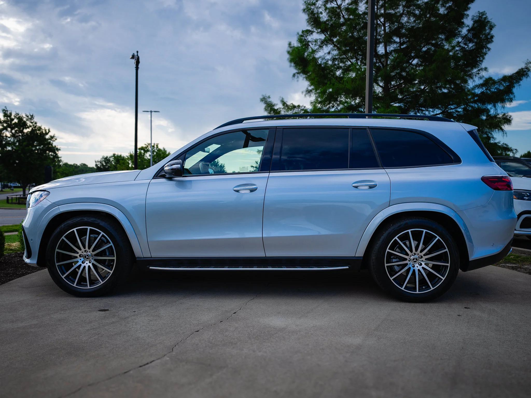 Certified Used 2025 Cirrus Silver Metallic Mercedes-Benz GLS 450 image 10