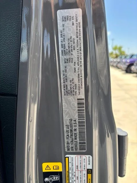 Used 2021 Gray Jeep Rubicon image 10