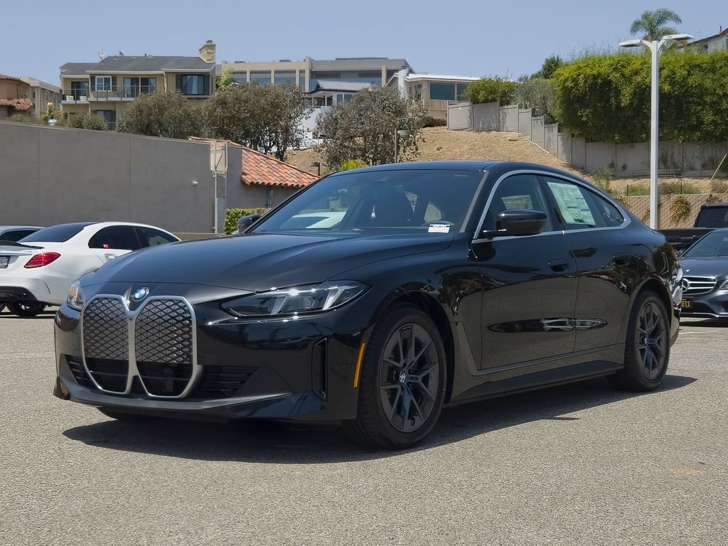New 2026 Black Sapphire Metallic BMW eDrive40 image 2