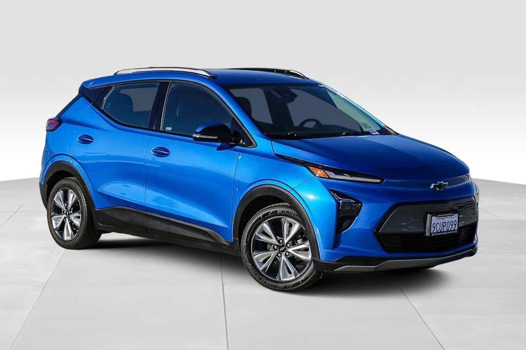 Used 2022 Chevrolet Bolt EUV LT with VIN 1G1FY6S06N4130957 for sale in Claremont, CA