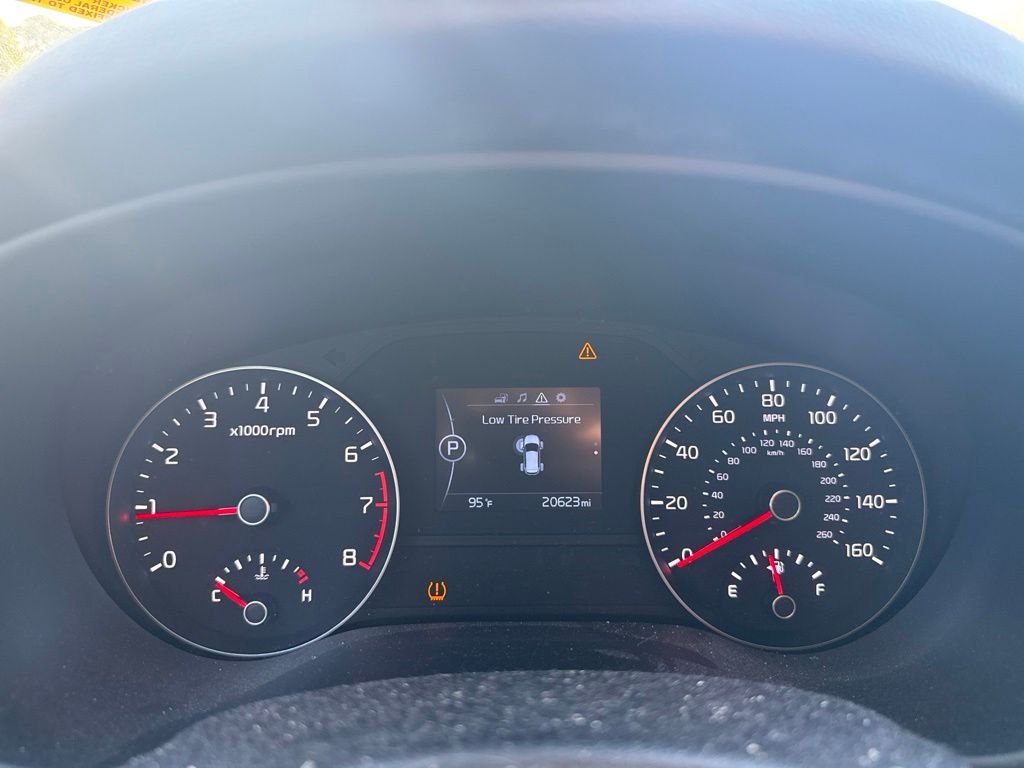 Used 2017 Silver Kia LX image 10