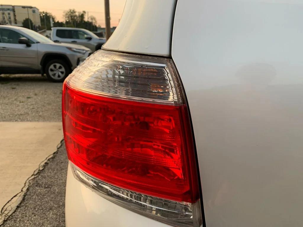 Used 2012 White Toyota Limited image 33