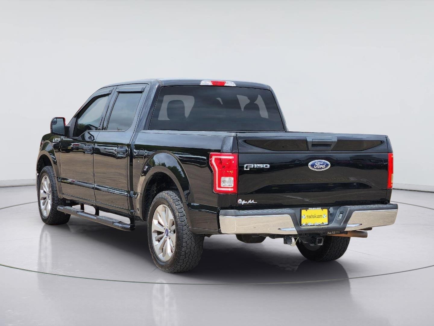 Used 2017 Shadow Black Ford XLT image 4