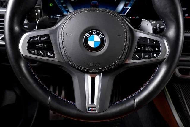 Used 2025 Black Sapphire Metallic BMW M60i image 42