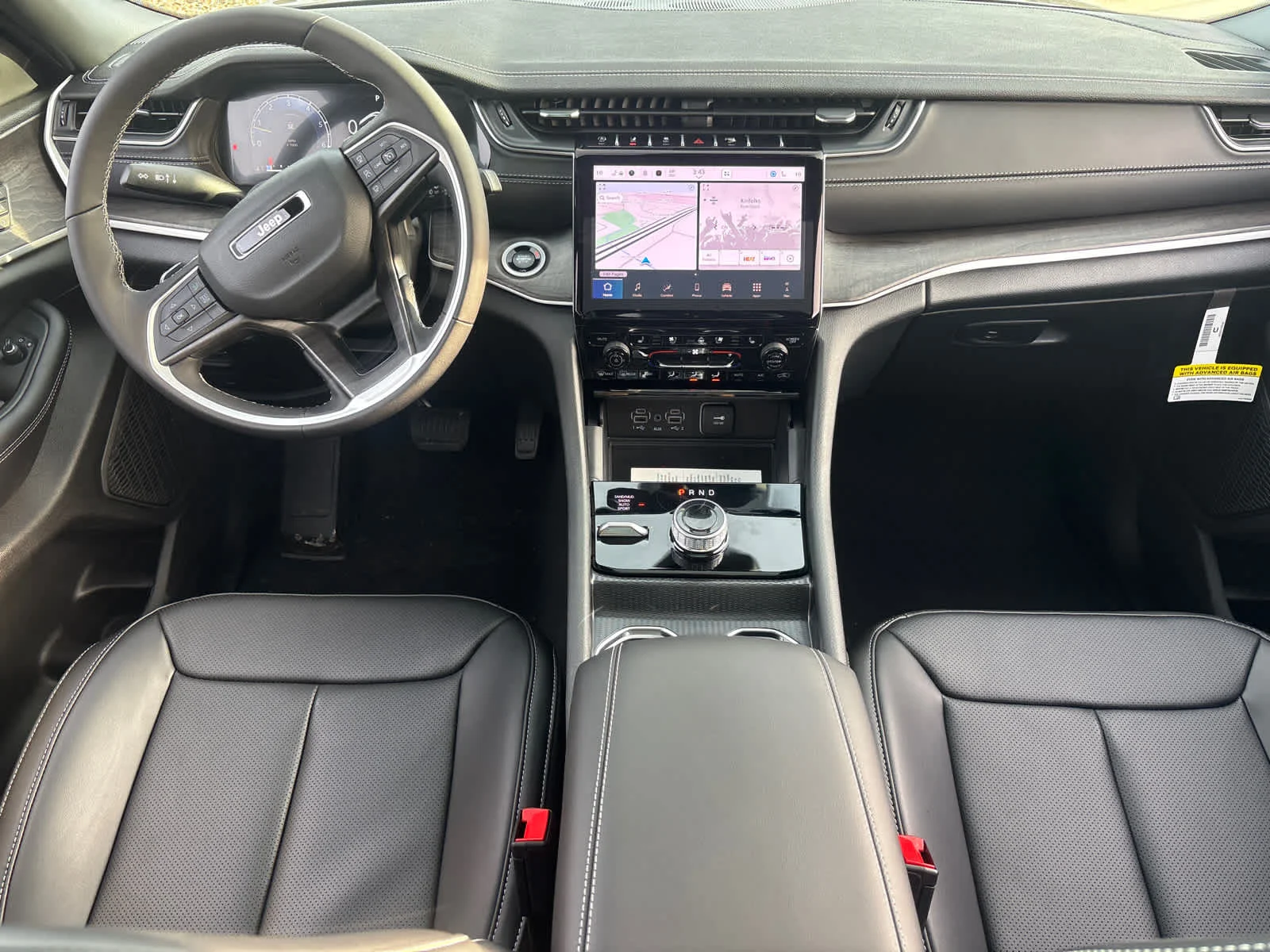 New 2025 Diamond Black Crystal Pearlcoat Jeep Limited image 14