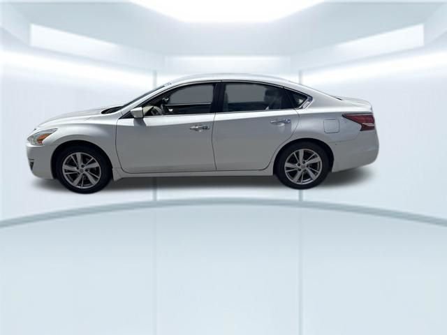 Used 2014 White Nissan 2.5 SV image 8
